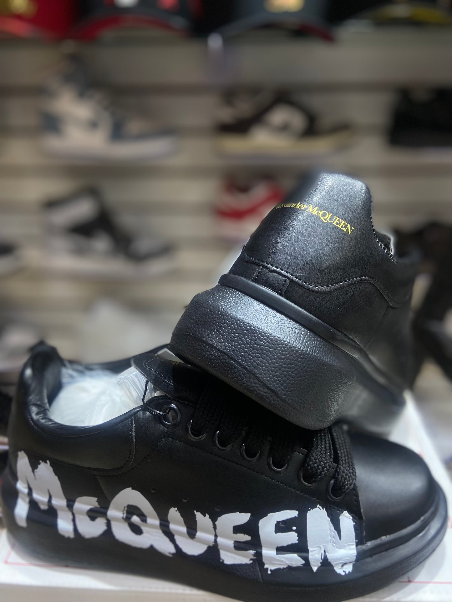TENIS NACIONAL TIPO ALEXANDER MAQUEEN TOTAL negro con TAMPOGRAFIA PREMIUM