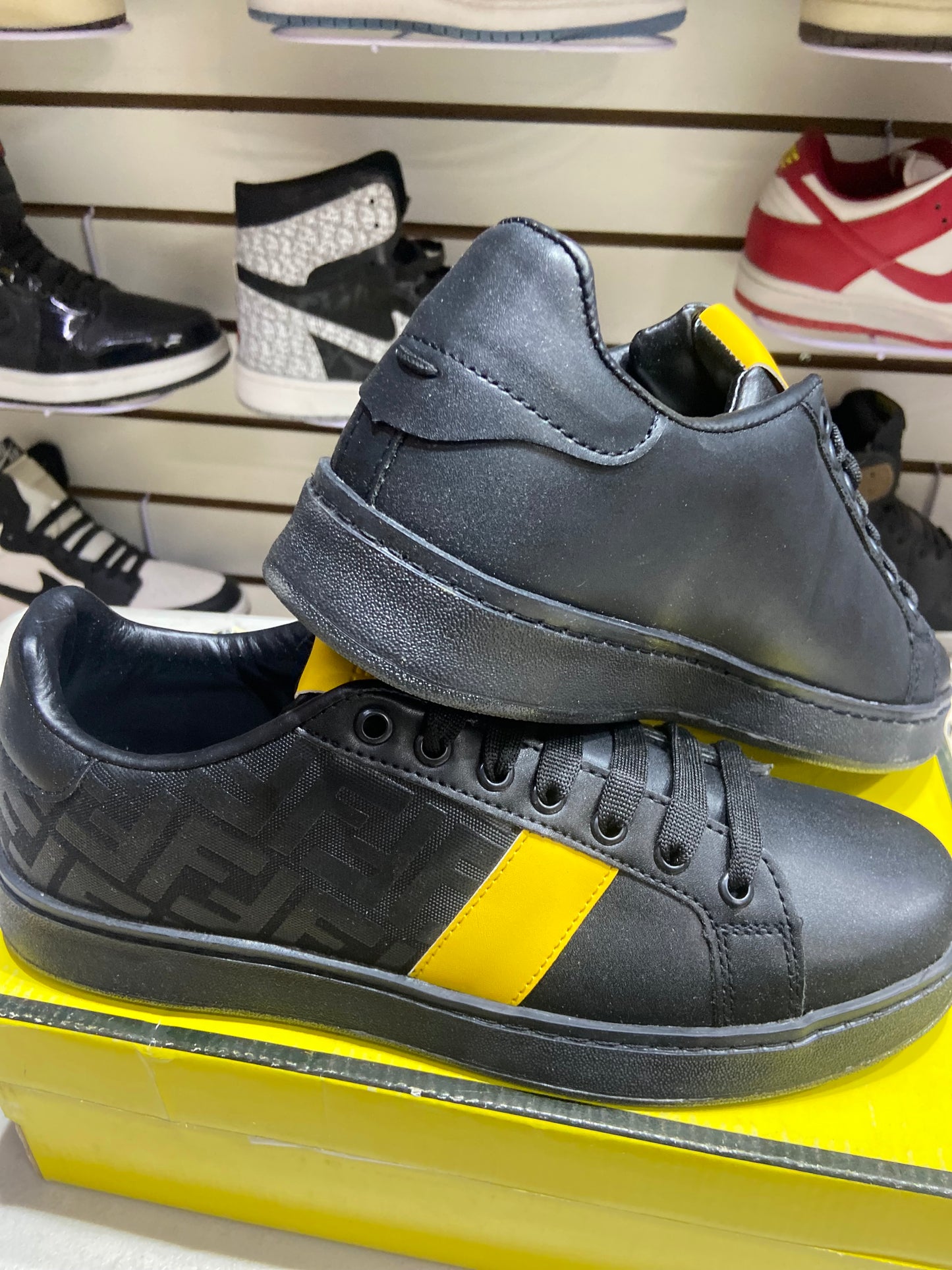 TENIS NACIONAL TIPO FENDI NGR AMRLL