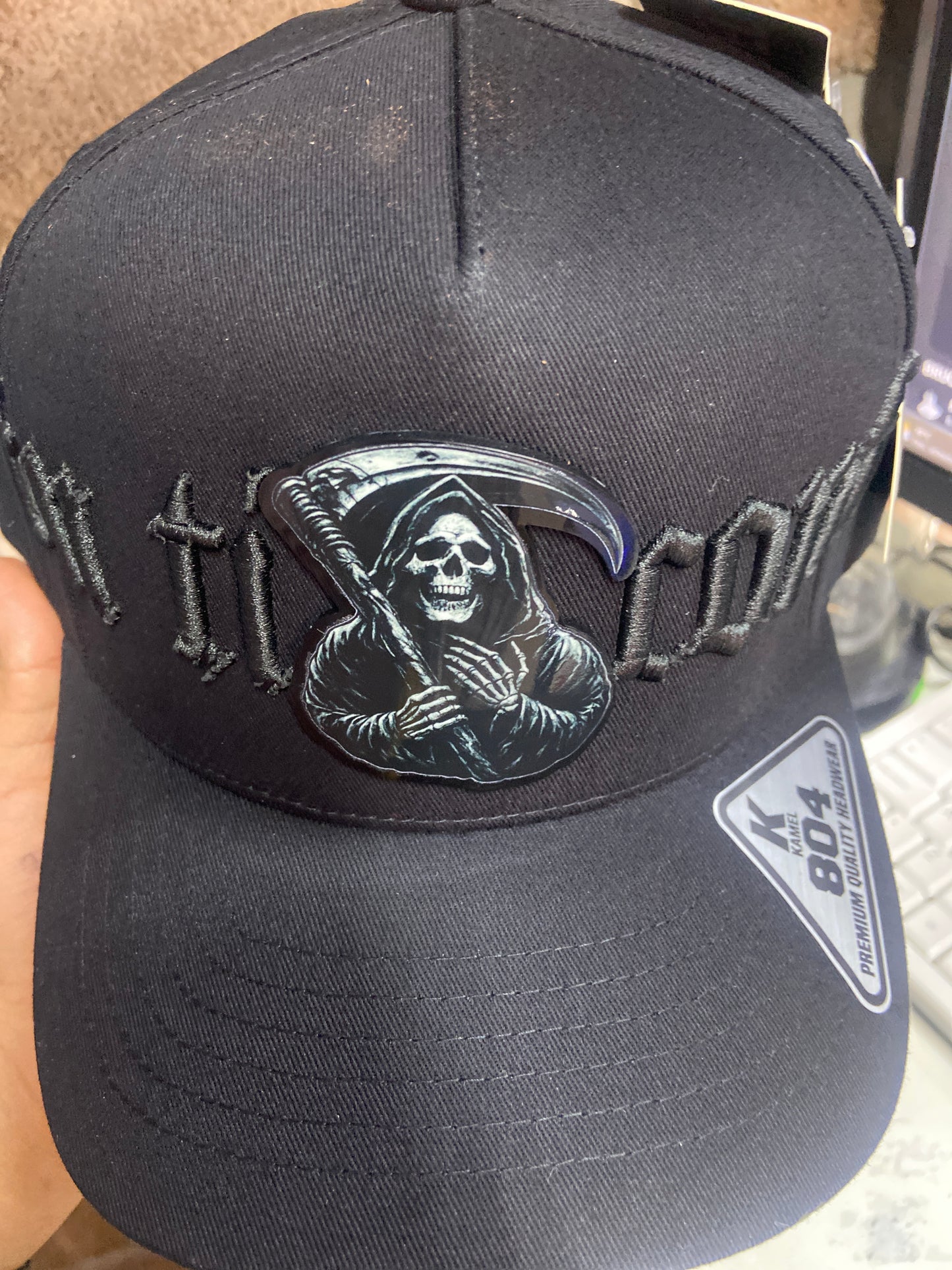 Gorra santa muerte placa negra