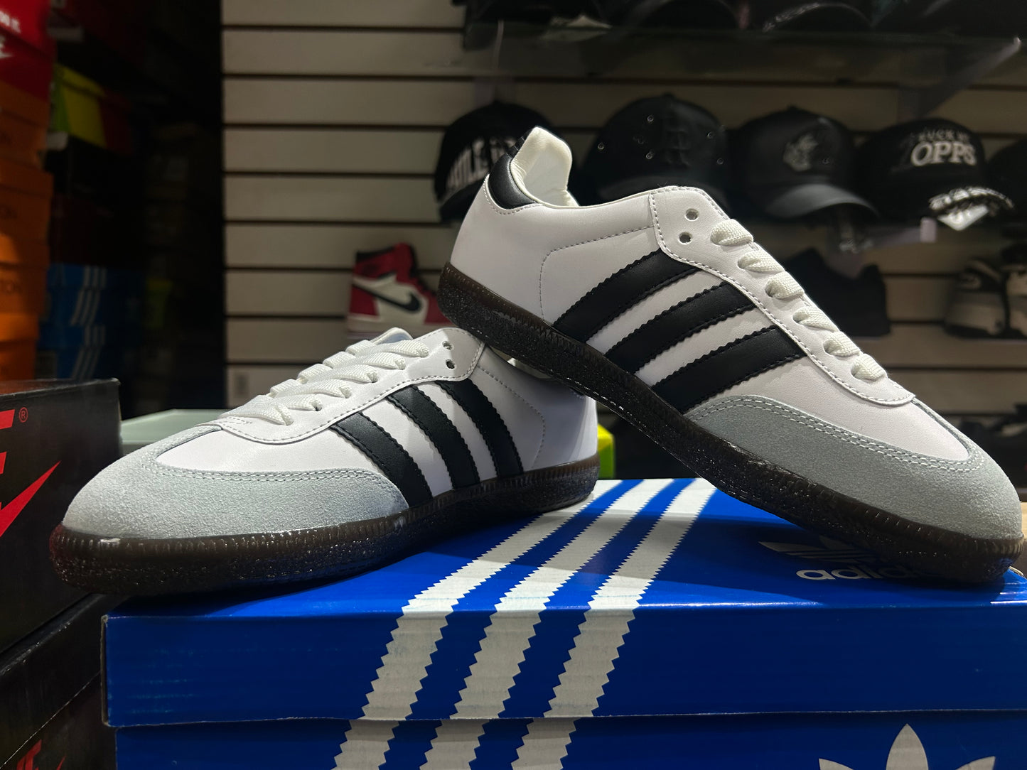 TENIS NACIONAL TIPO ADIDAS SAMBA BLANCO NEGRO