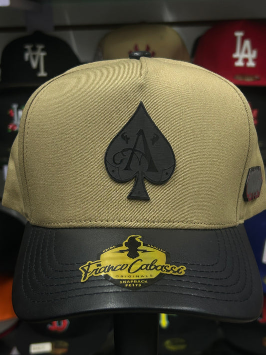 Gorra de placa Franco Cabassi  beige naipe baraja
