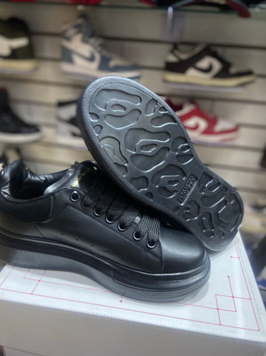 TENIS NACIONAL TIPO ALEXANDER MAQUEEN TOTAL BLACK PREMIUM