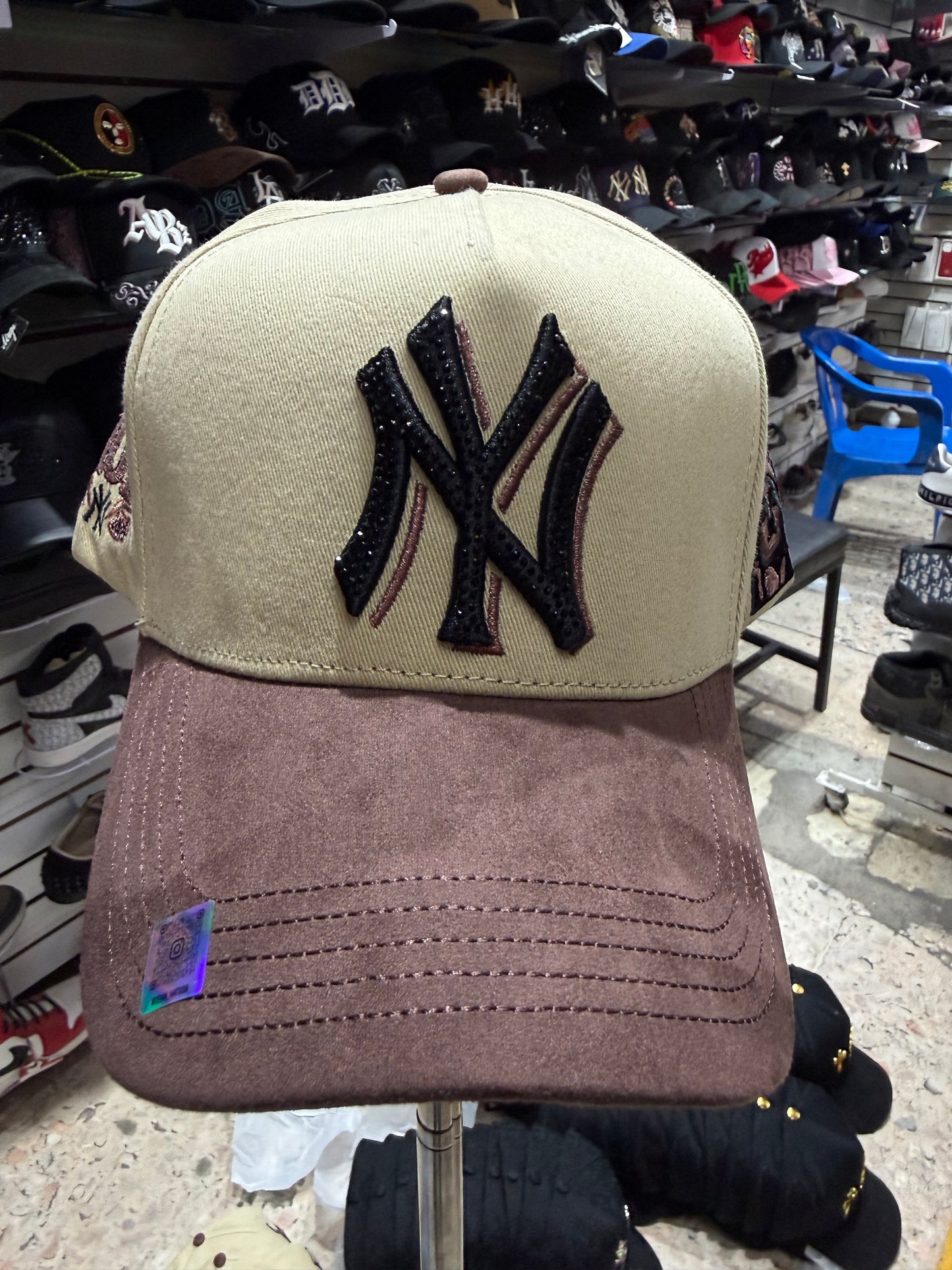 NY café Kevin Hats x BigBoss