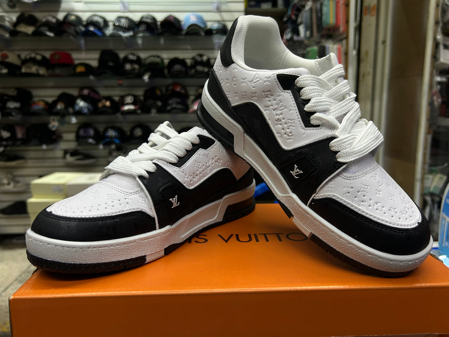 TENIS NACIONAL TIPO LOUIS VUITTON BLACK WHITE