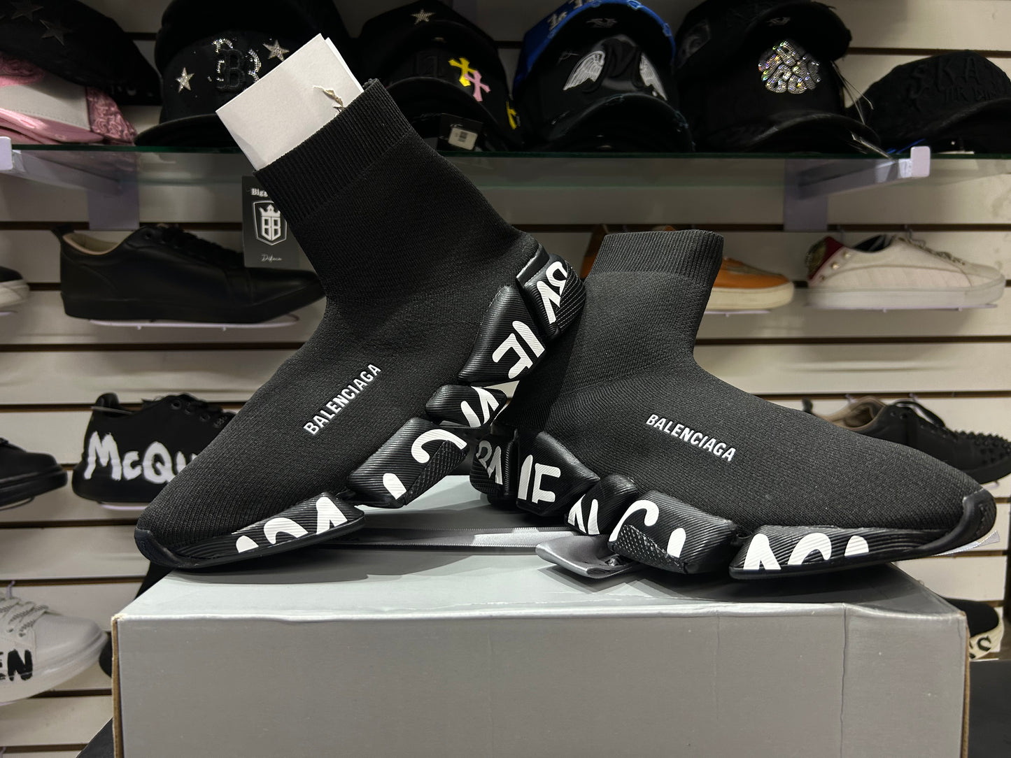 Tenis Balenciaga negro suela con letras blancas