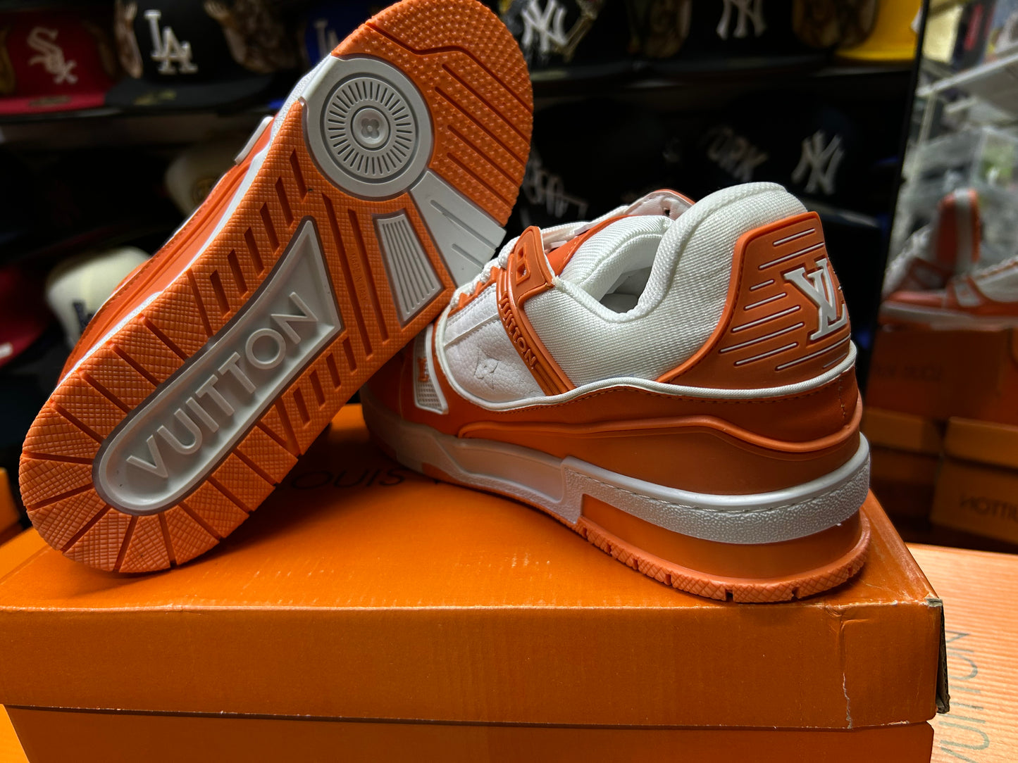 TENIS NACIONAL TIPO LOUIS VUITTON NARANJA BLANCO