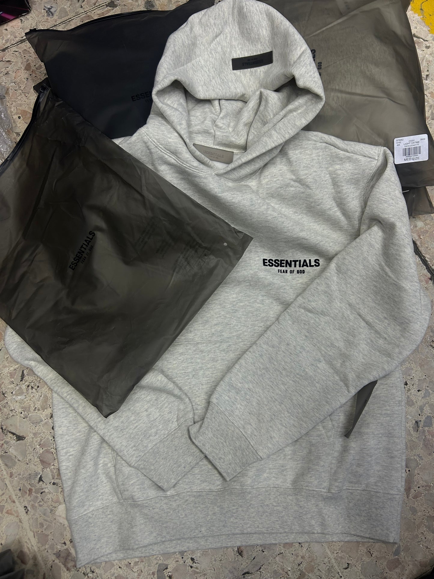 Sudadera Essentials