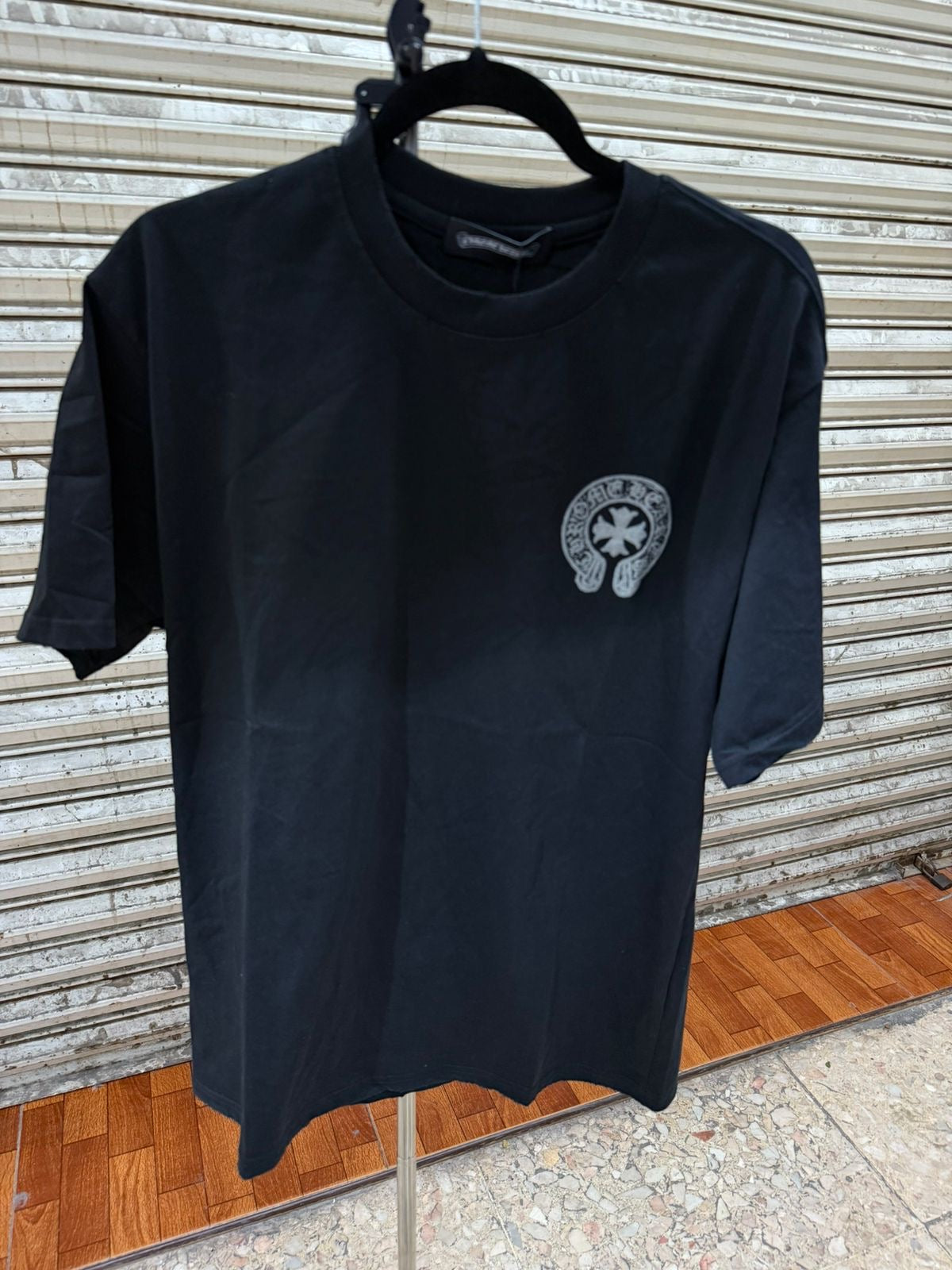 PLAYERA CHROME NEGRA