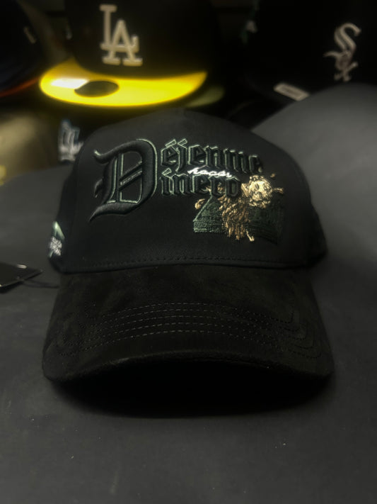 Gorra “Déjeme Hacer Dinero” – Gallo Fino | Edición Exclusiva Bélico