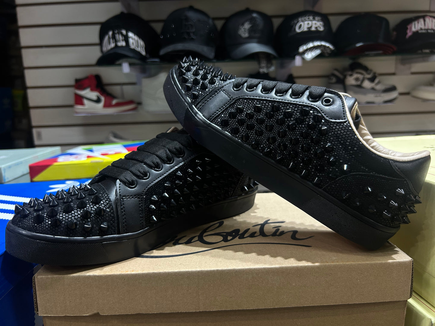 Tenis nacional Suela Roja Negro Misti Picos Total