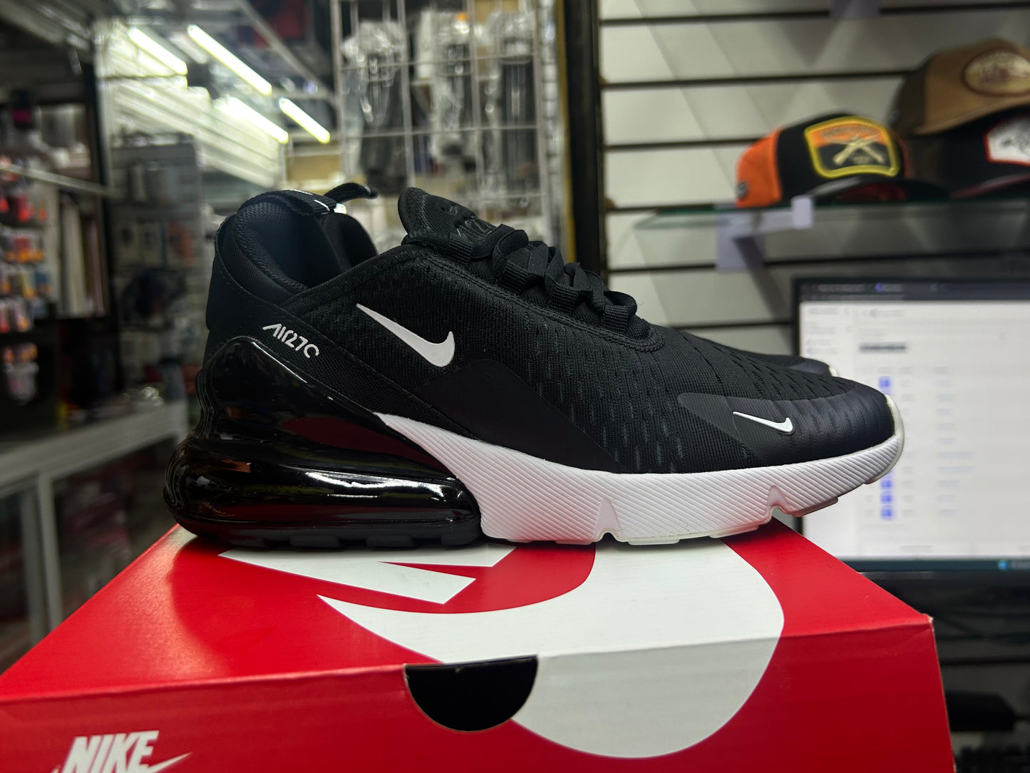 Tenis Air Max 270 Negro con blanco