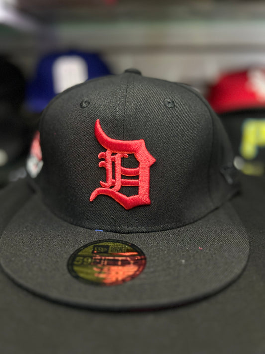 🧢 Gorra negra con letra gótica roja