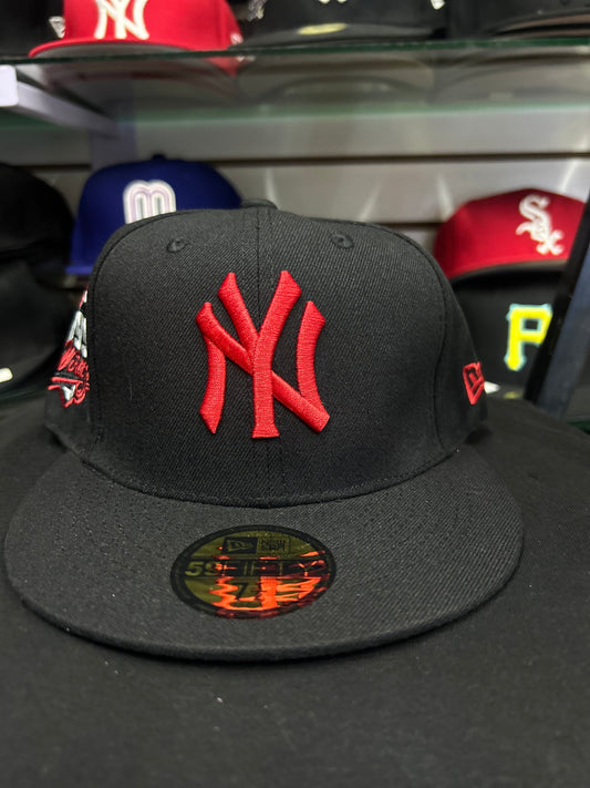 🧢 Gorra 59FIFTY negra con bordado rojo