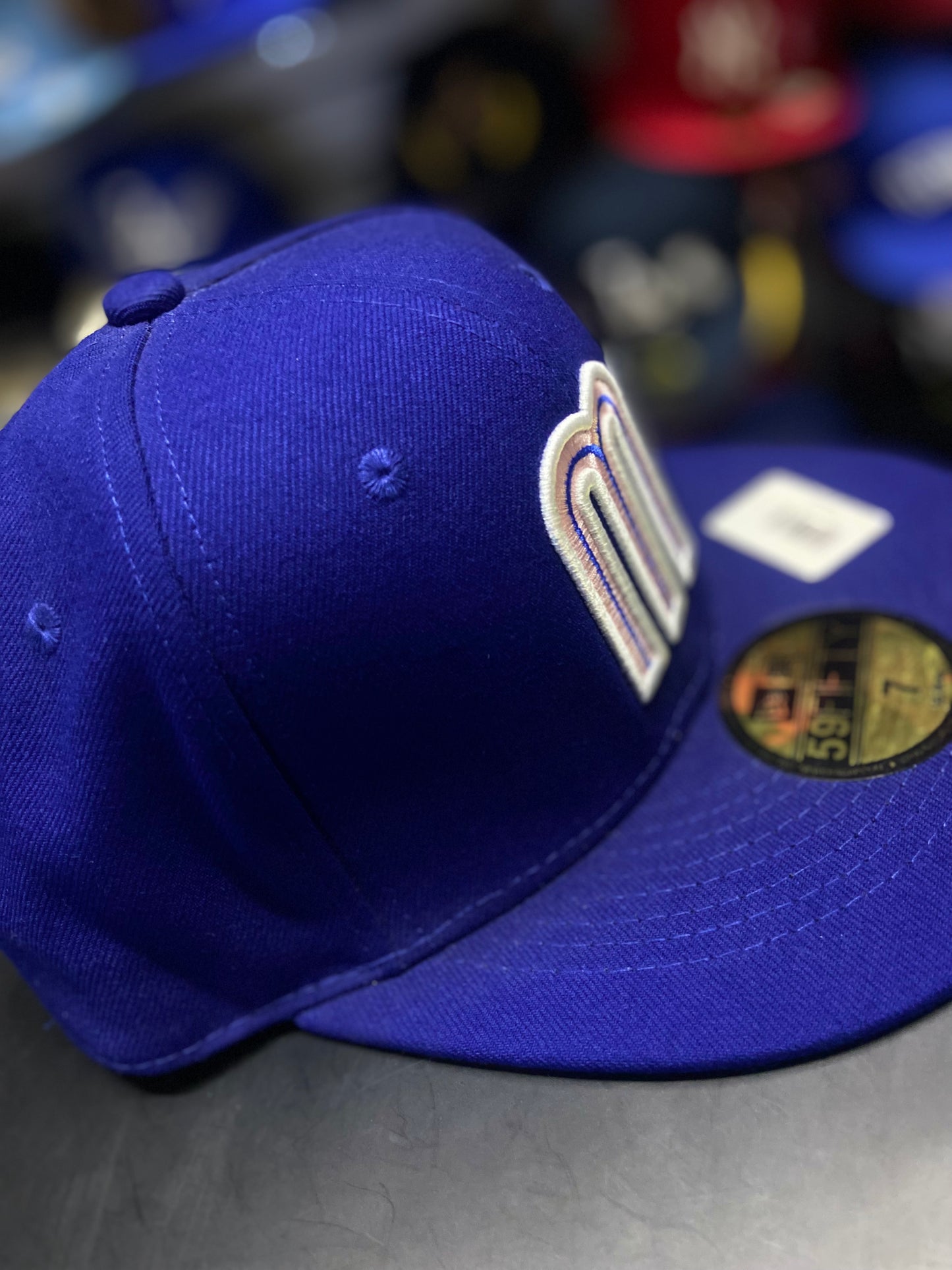 59FIFTY de color azul royal con una visera plana y