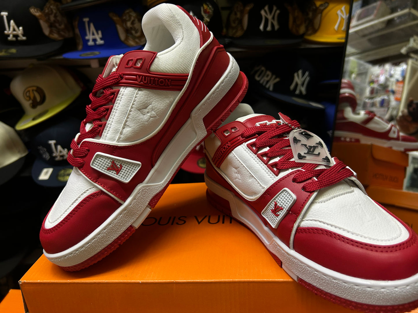 TENIS NACIONAL TIPO LOUIS VUITTON ROJO BLANCO