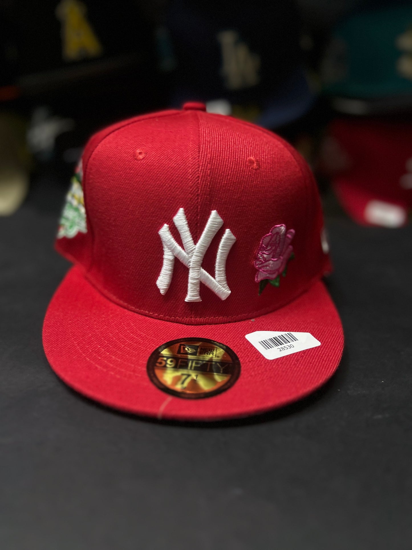 GORRA 59 FIFTY MODELO NEW YORK ROSAS