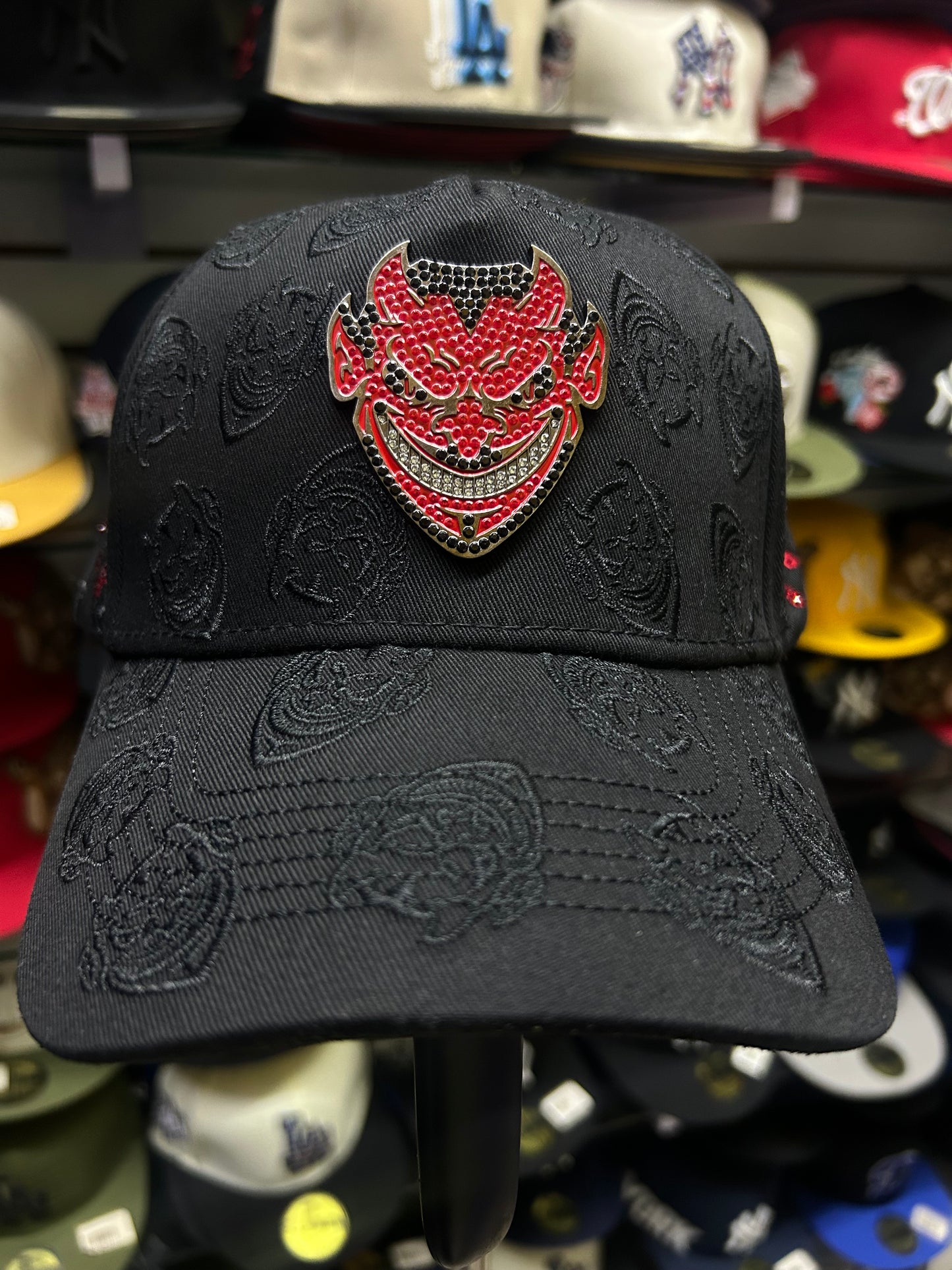 Lucifer Version 2 Negra Velvet de Chucky Hats