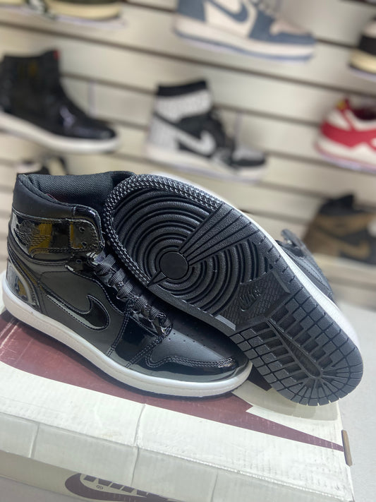 TENIS NACIONALES TIPO NIKE JORDAN MID 1 NEGRO CHARON /BCO