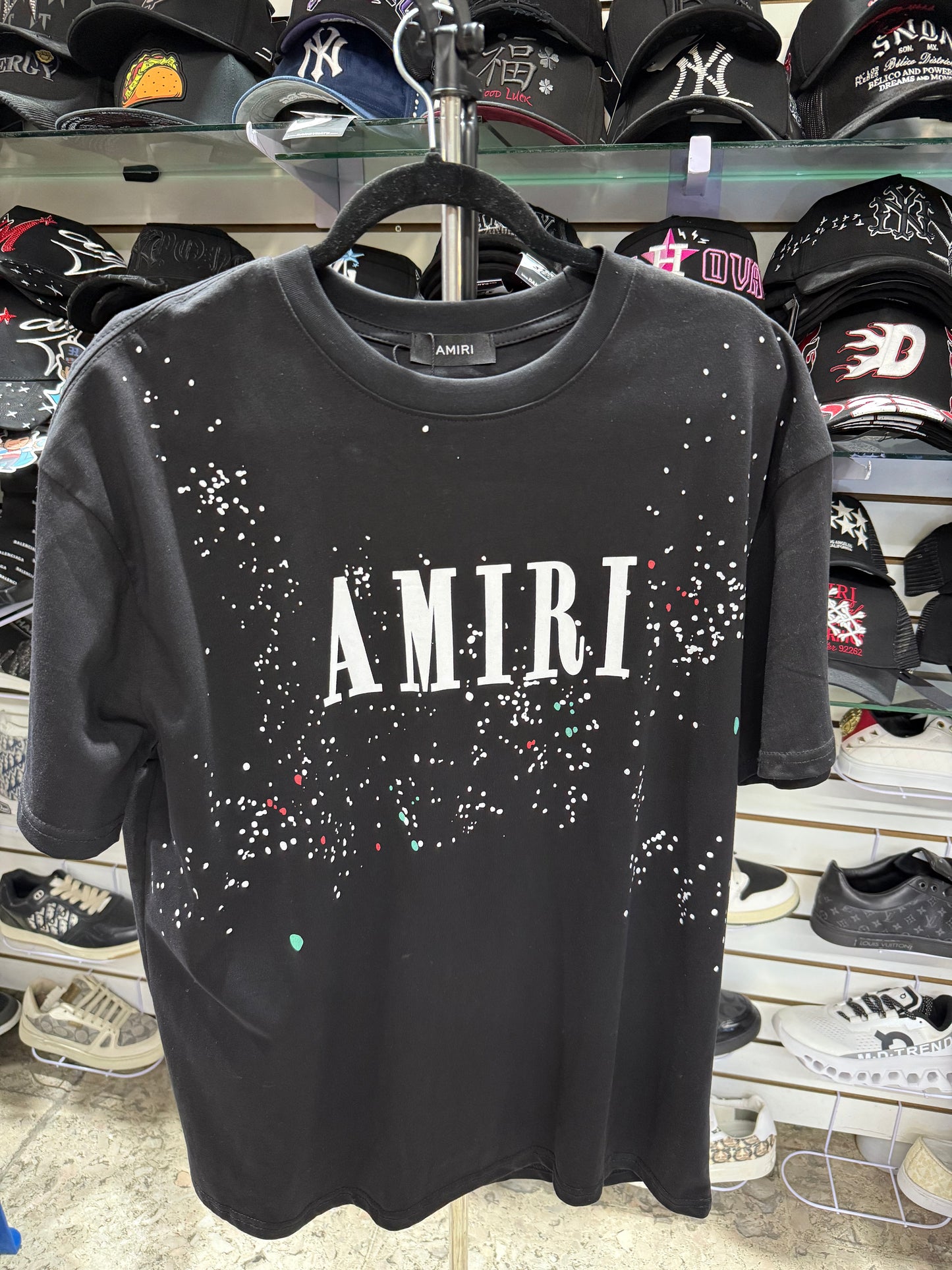 PLAYERA AMIRI NEGRA CON MANCHAS BLANCOS