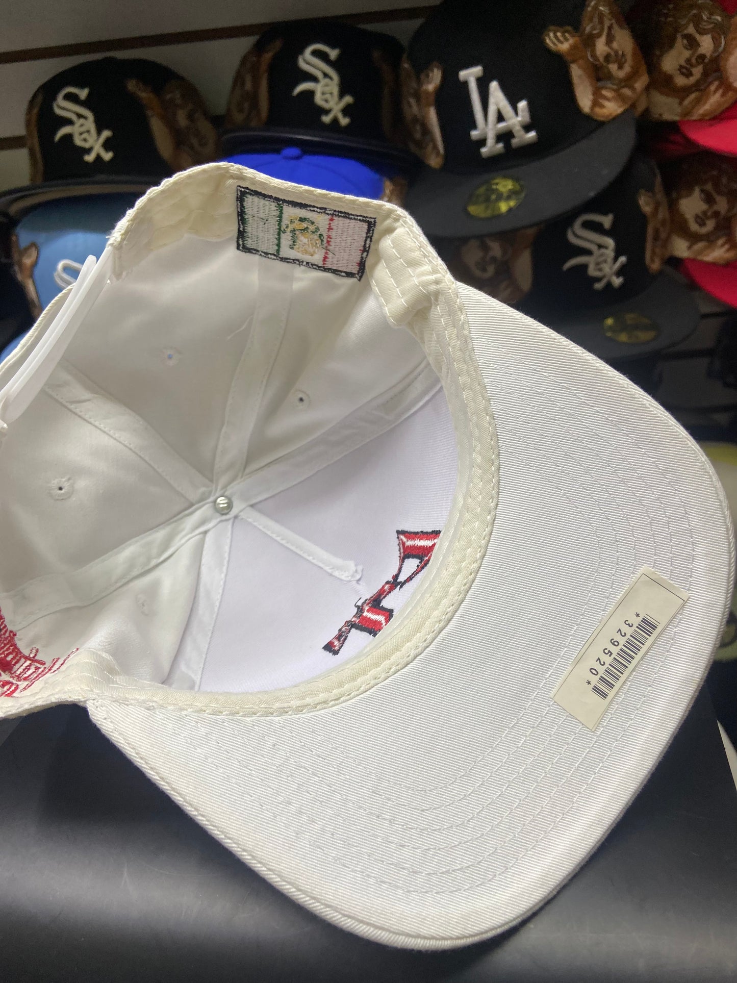 Gorra CT Blanca/Burdeos - Marca Kamel | Bélico el Asunto