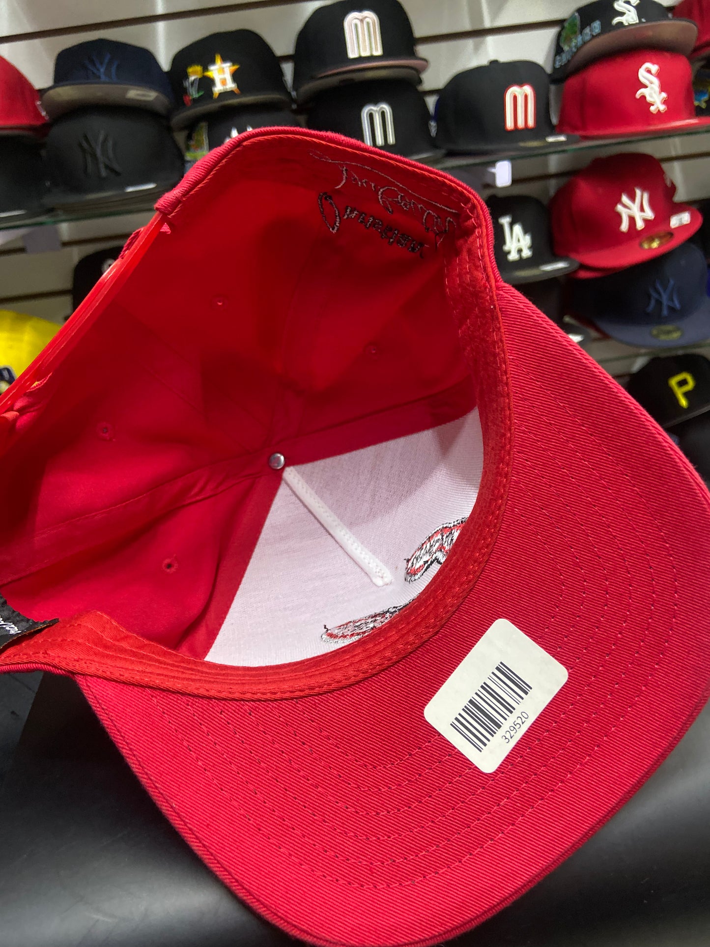 🧢 Gorra Franco Cabassi “Suela Roja” – Lujo y Exclusivida