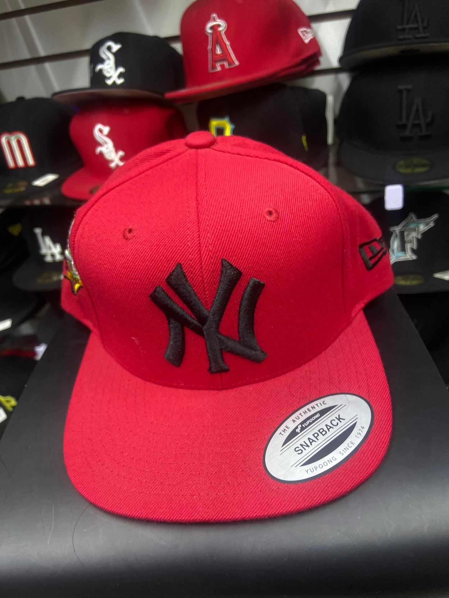Gorra Snapback - New York Yankees Red &amp; Black Edition