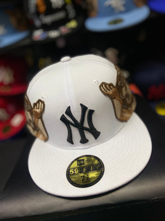 🔥 Gorra  59FIFTY – NY Yankees x Ángeles Orantes (Edición Blanca) 🔥